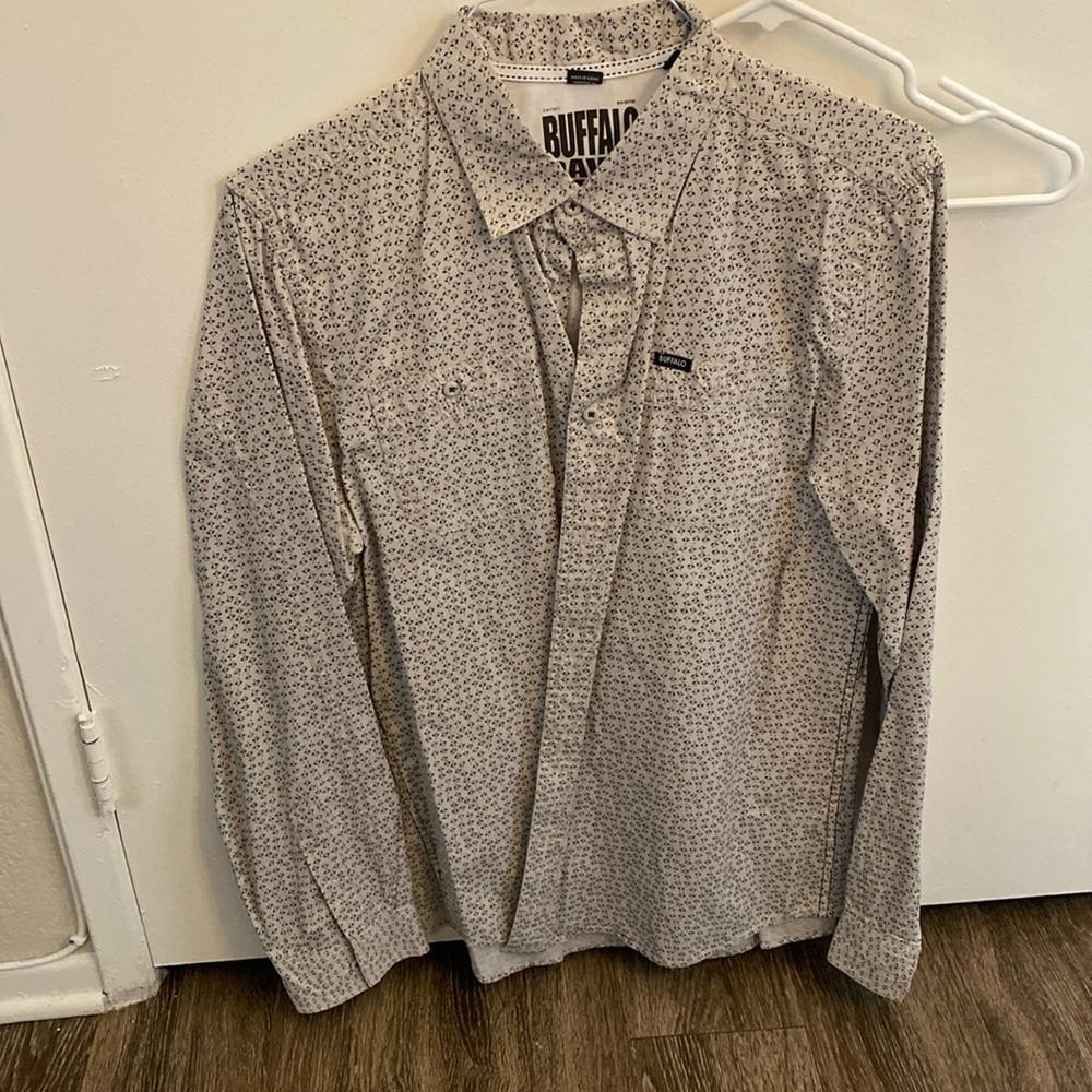 MEN BUTTON DOWN